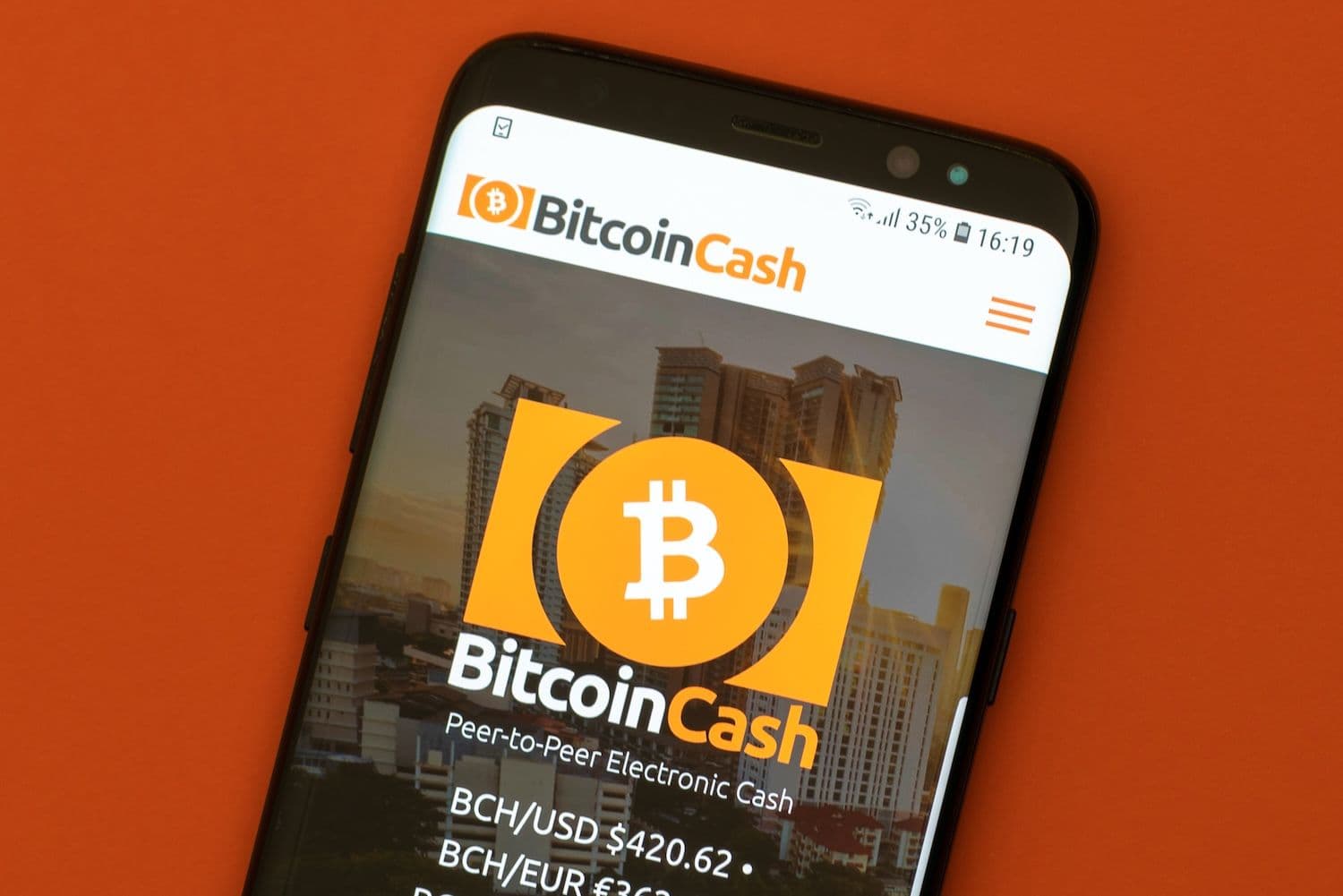 Bitcoin Cash lidera  rally de altcoins com  salto de 3% para $476
