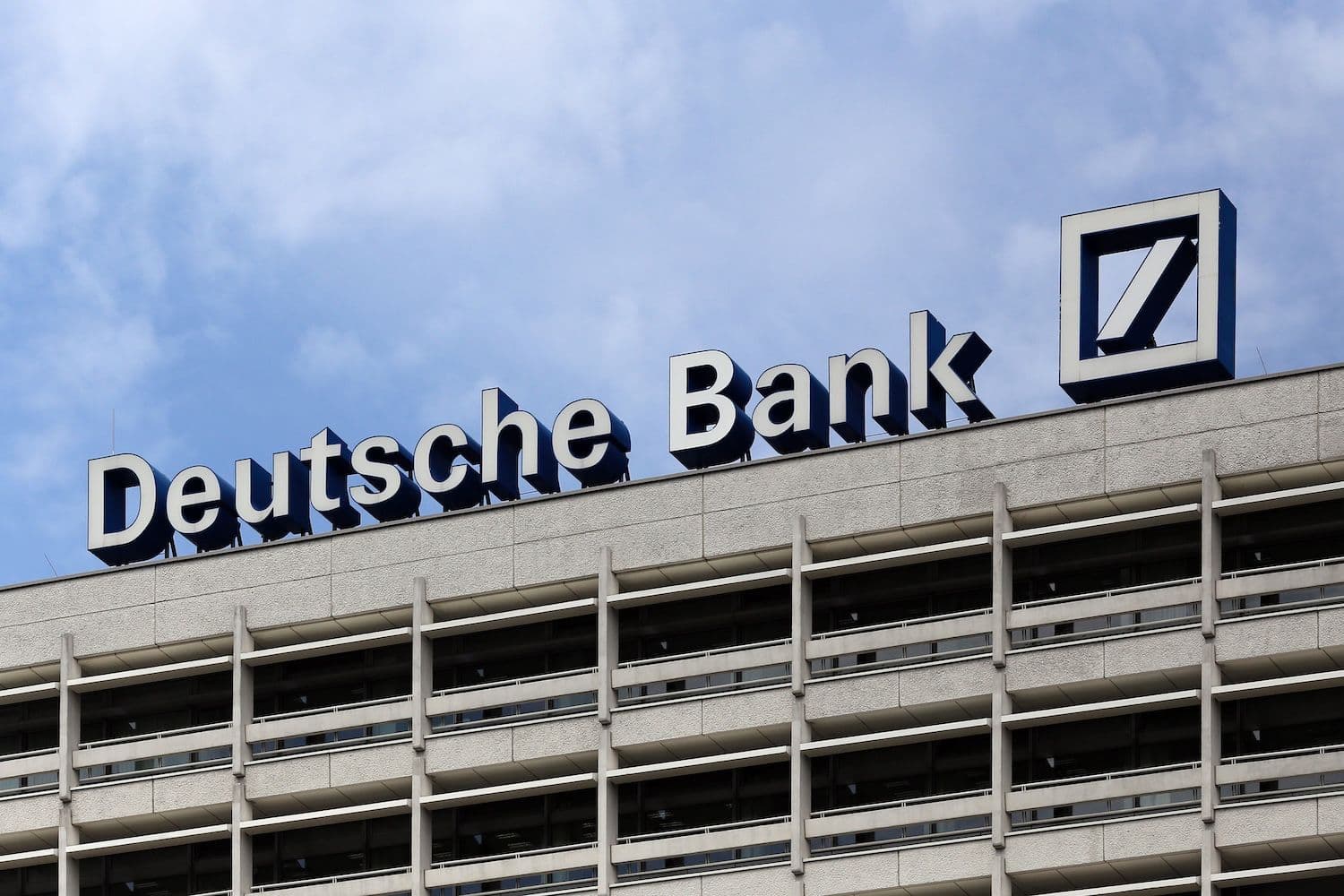 Deutsche Bank oferecerá custódia de criptoativos em 2026, em parceria com Bitpanda e Taurus
