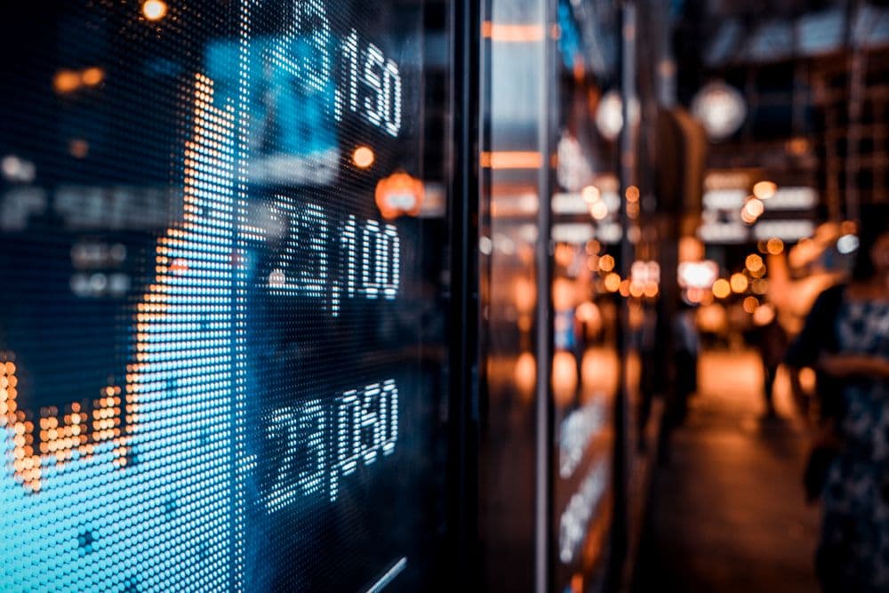 XRP dalende driehoek signaleert grote prijsdaling richting $1,20

