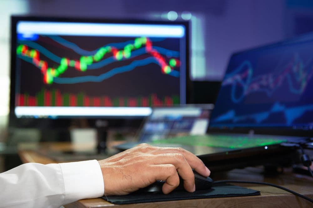 Bitcoin erreicht $100K, da die Dominanz steigt und ETFs Milliarden an Zuflüssen verzeichnen
