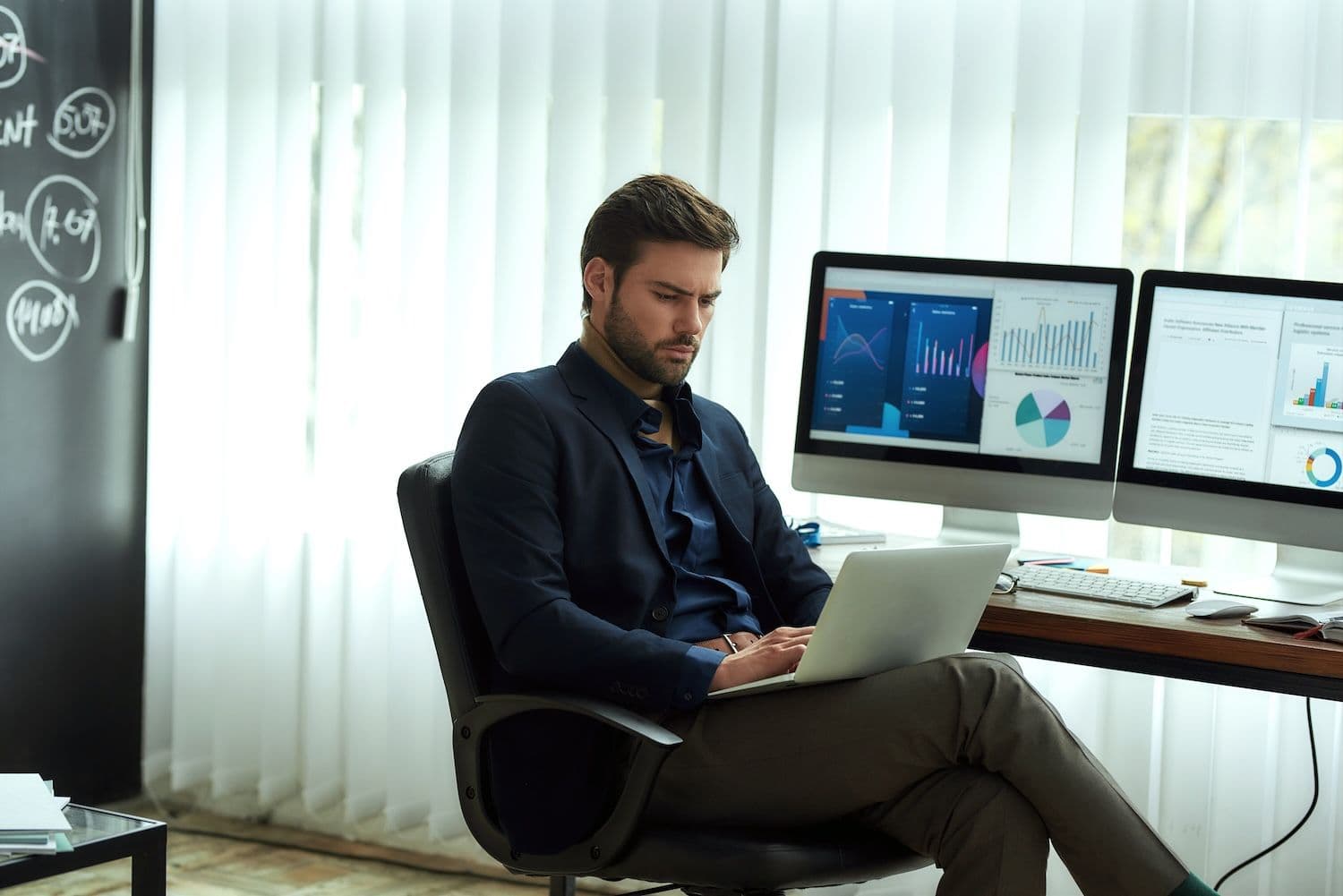 XRP stijgt met 4,5% naar $2,35 terwijl institutionele interesse handelsvolume stimuleert
