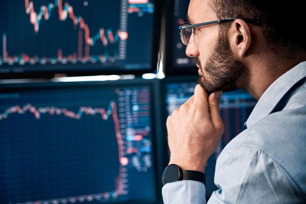 Executivo da VanEck propõe títulos apoiados por Bitcoin para enfrentar desafio da dívida de US$ 14 trilhões
