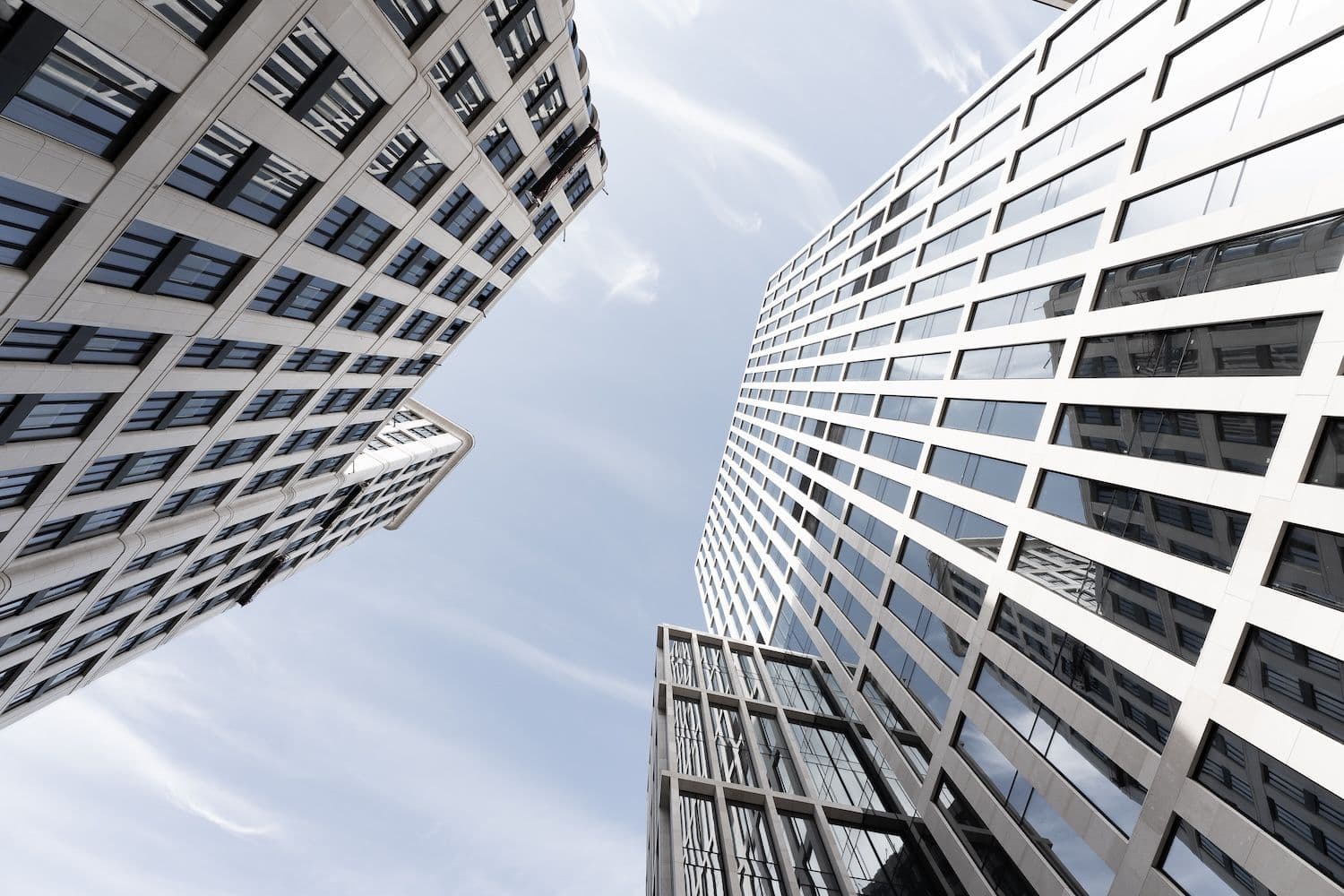 การเปิดตัว Solana ETF แรกด้วยเงินทุน  ประมาณ 20 ล้านดอลลาร์ในวันเปิดตัว
