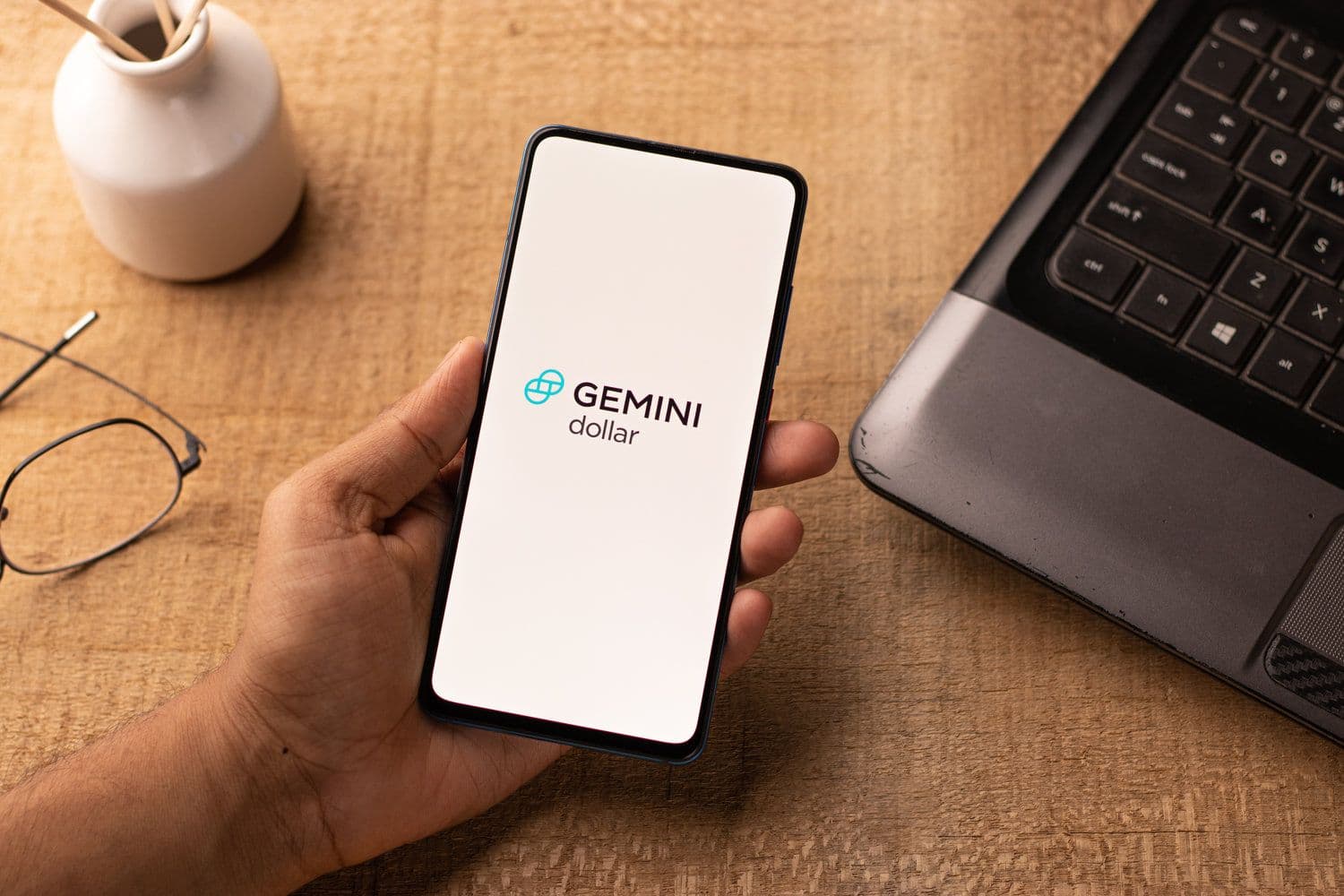 Gemini Exchange listet Ripples RLUSD, das Handelsvolumen steigt um 63,7 %
