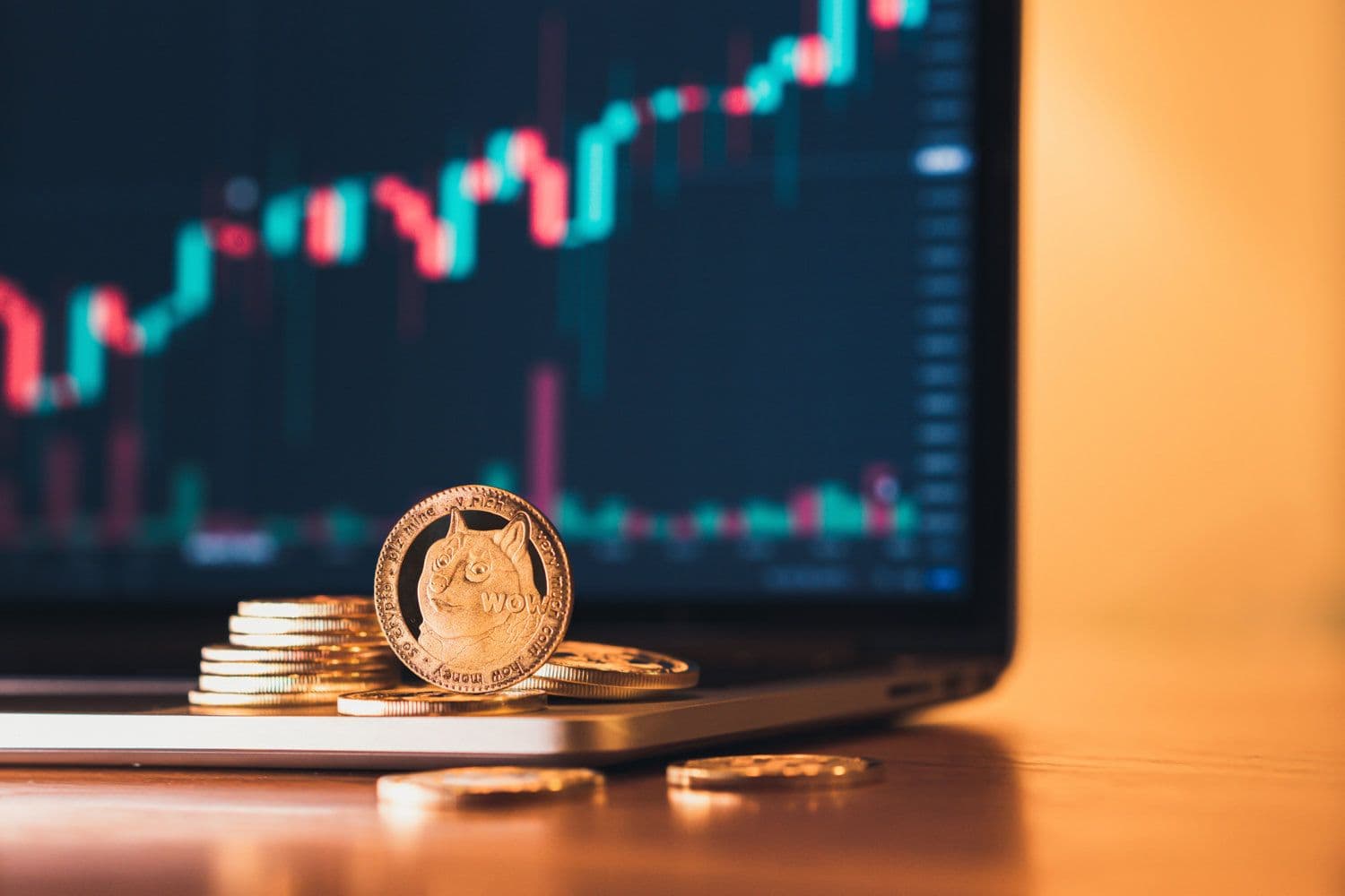 Aspectos Destacados del Mercado Cripto Diario: Fartcoin se Dispara, Compound Encuentra Nuevo Impulso
