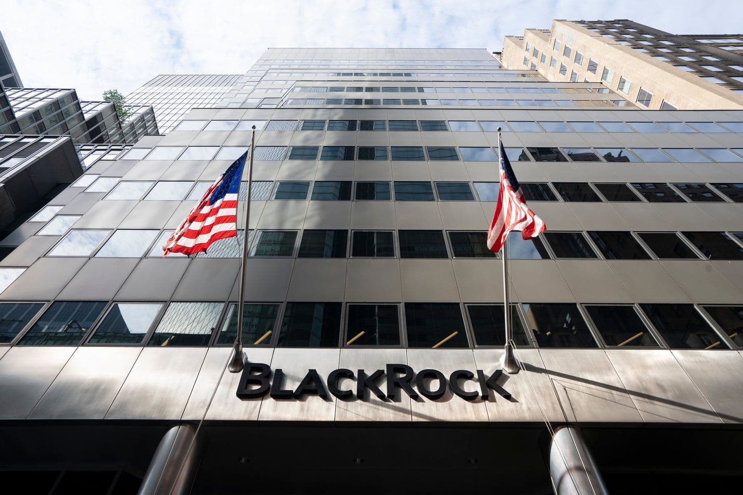 BlackRock, 150 Milyar Dolarlık Hazine Fonu Hisselerini  Blockchain Üzerinden Tokenize Etmek İçin Başvuruda Bulundu
