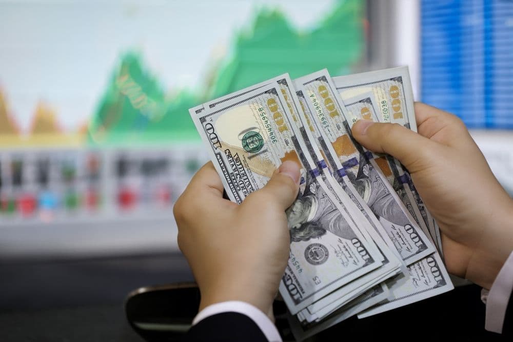 Avvertimento grave di BIS sul crollo della fiducia nel dollaro, crypto pronta a beneficiare

