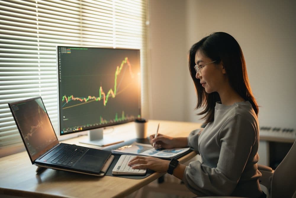 อีทีเอฟของ Bitcoin กลับมาอีกครั้ง: กระแสเงินไหลเข้า $381 ล้าน ชี้ให้เห็นความต้องการจากสถาบันที่เพิ่มขึ้น
