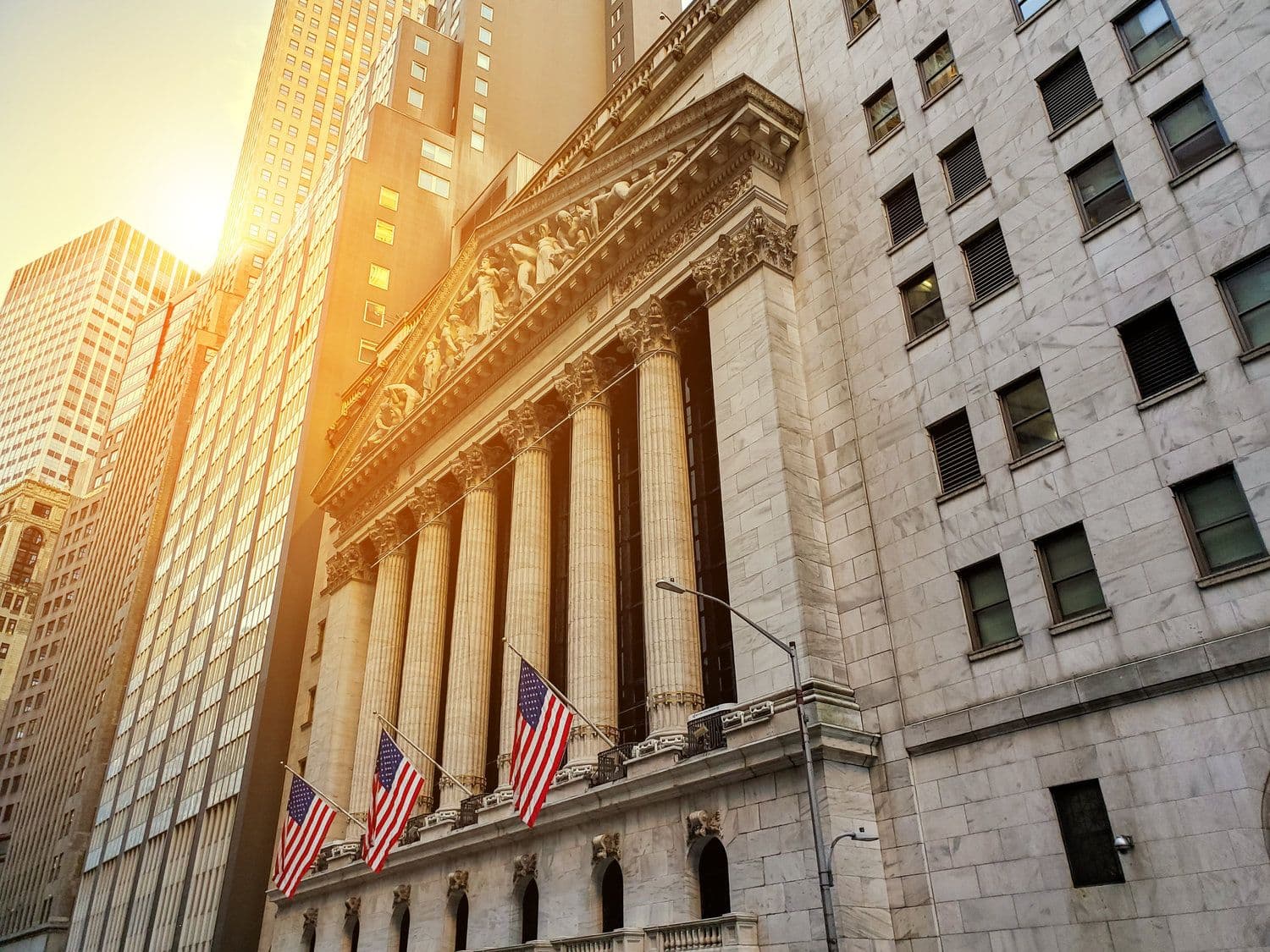 Destaques Diários do Mercado: BTC e BOBA Contrariam o Banho de Sangue à Medida que Wall Street Desaba
