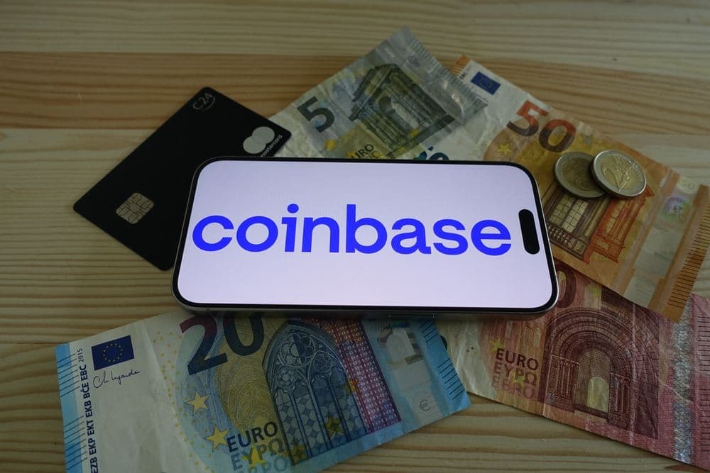 Coinbase因掩盖数据泄露和英国FCA罚款被起诉，影响股票
