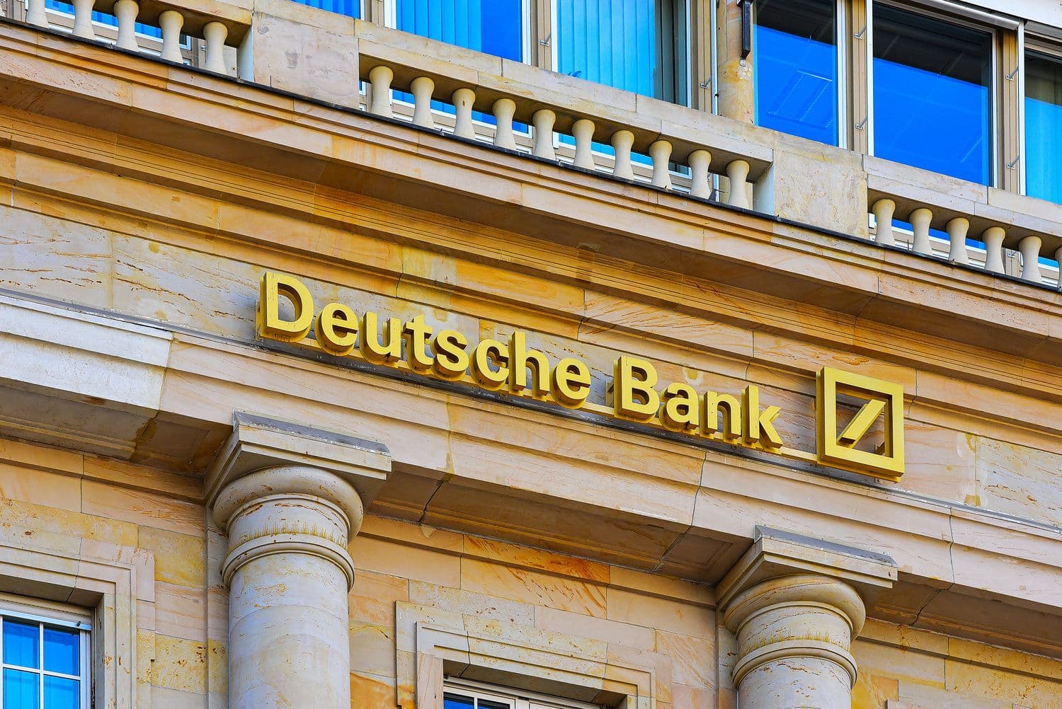 Deutsche Bank advierte de una "gran tendencia bajista del dólar" mientras el USD cae un 8% desde los máximos de 2025