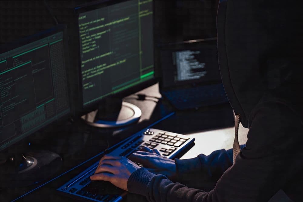 Raport Bitget ujawnia rosnące taktyki oszustw kryptowalutowych: Podróbki AI i więcej